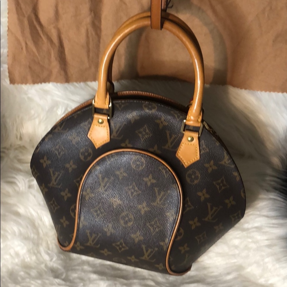 Louis Vuitton eclipse handbag